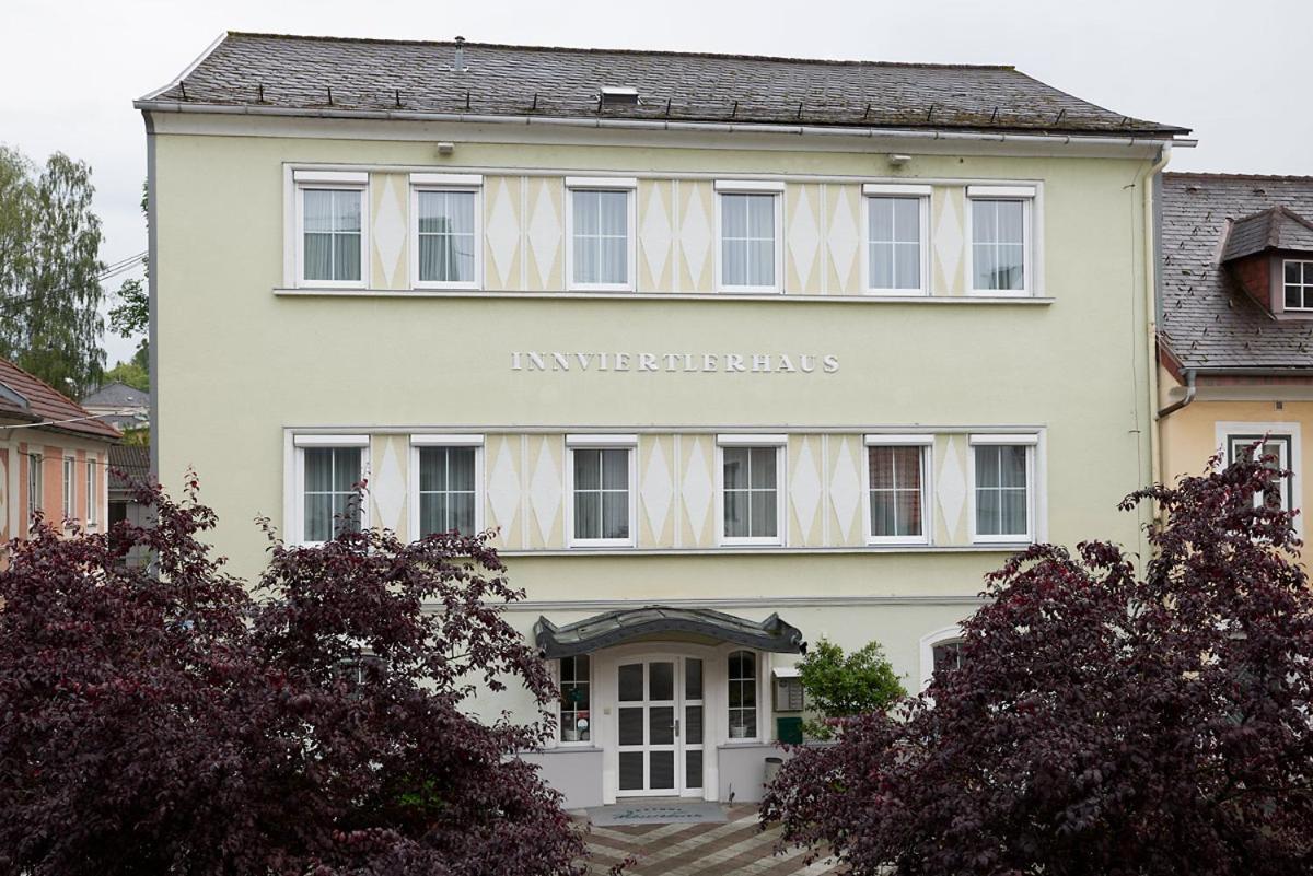 Gasthof Hametner Mit Innviertlerhof Mit Direktem Zugang Zur Therme Mediterrana Durch Unseren Garten! Бад-Халль Экстерьер фото