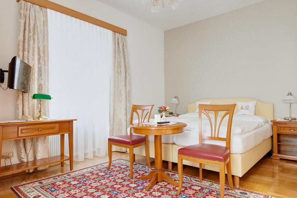 Gasthof Hametner Mit Innviertlerhof Mit Direktem Zugang Zur Therme Mediterrana Durch Unseren Garten! Бад-Халль Экстерьер фото